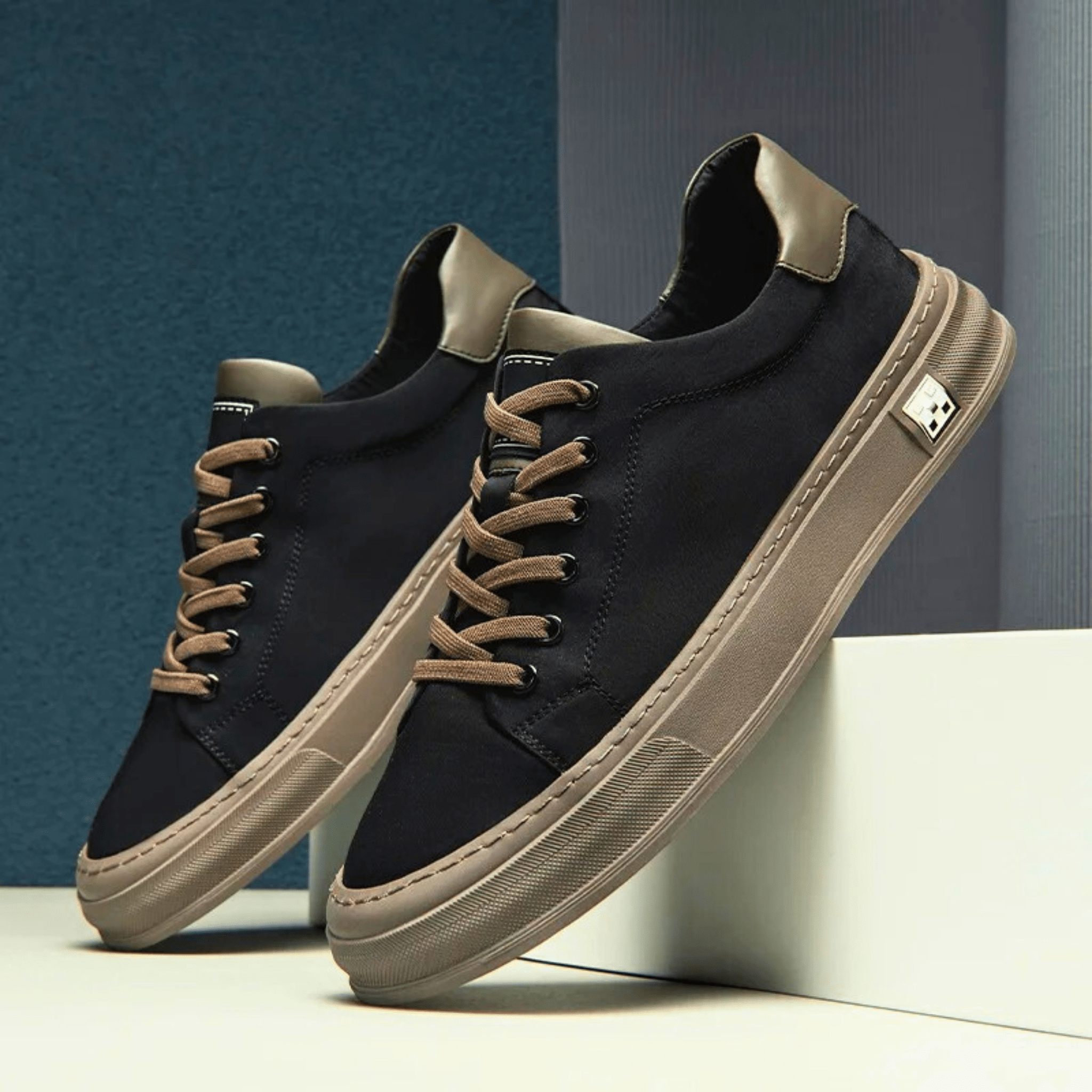 FRANK™ | AFSLAPPEDE STOFSNEAKERS TIL MÆND
